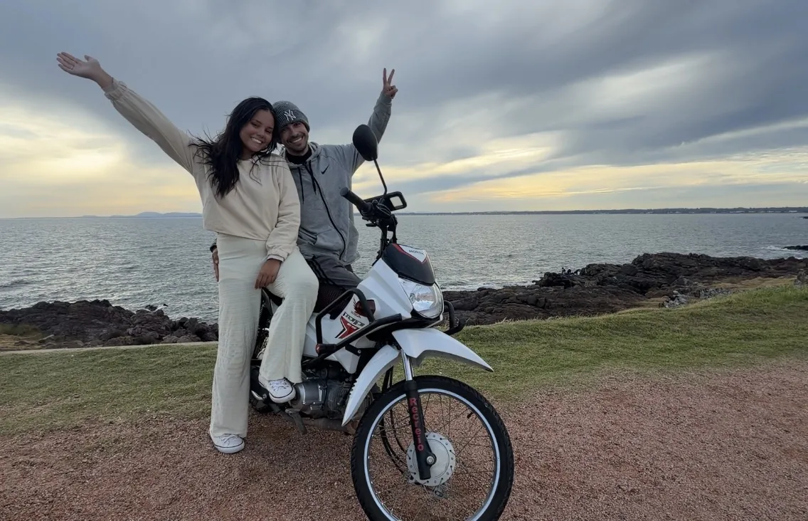 João e Mi com a Honda Pop 2025